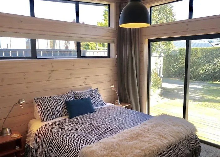 Modern Kowhai * Wanaka